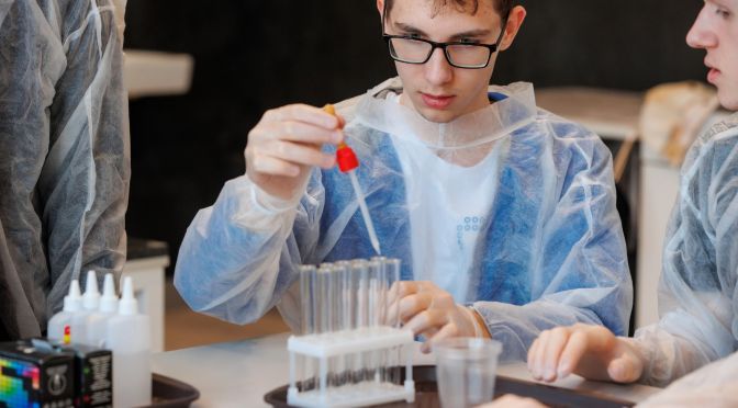 photo-1496307042754-b4aa456c4a2d