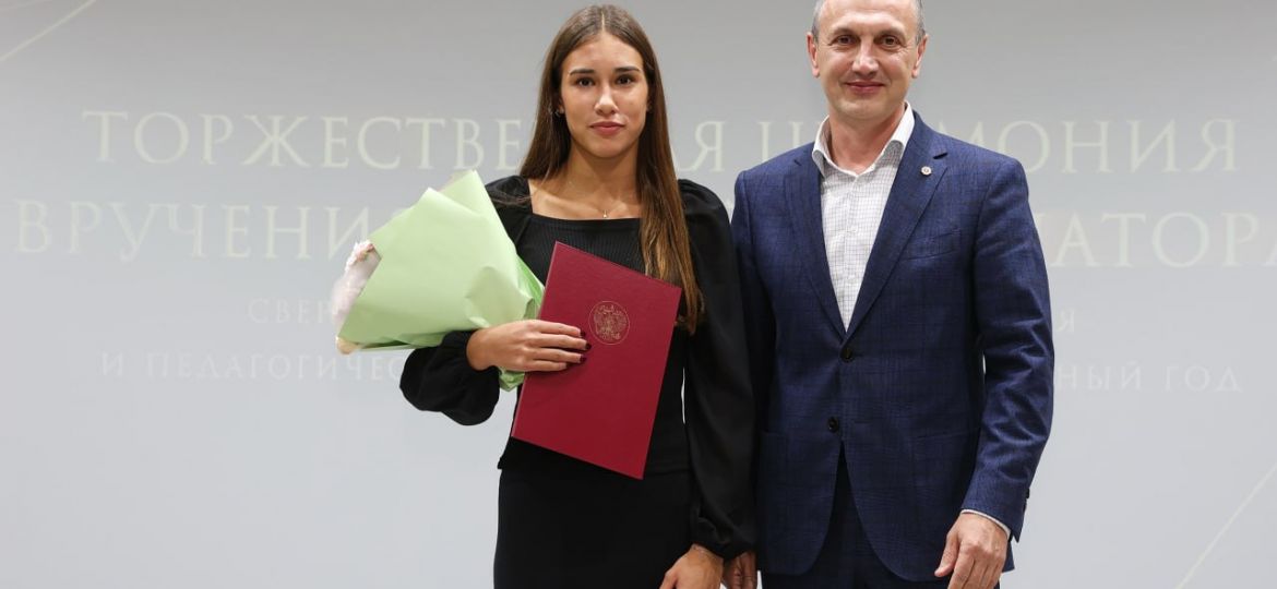 photo_5418065974088828660_y (1)